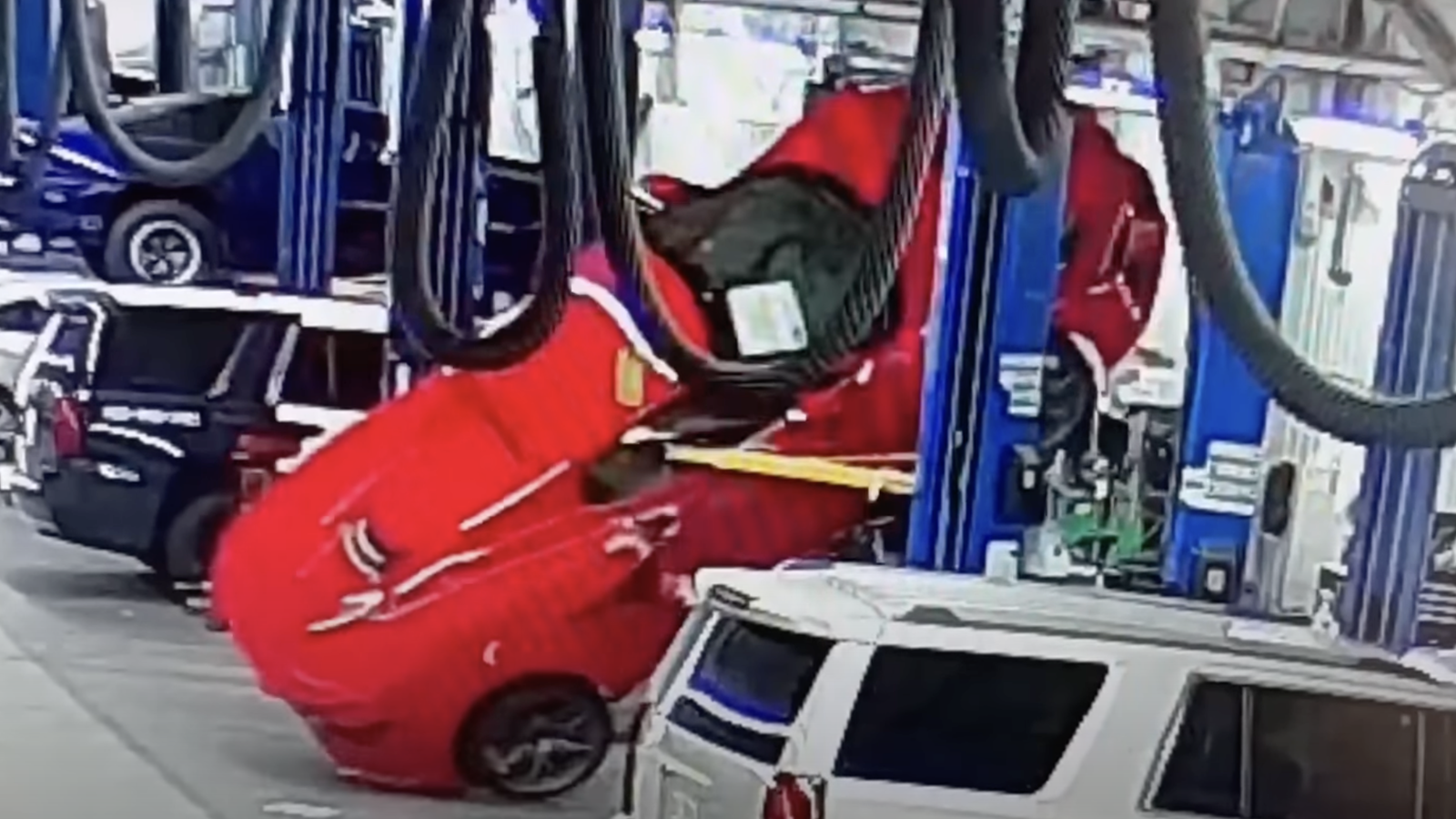 A C8 Chevrolet Corvette Falling Off A Lift Is A Surprisingly Common Occurrence